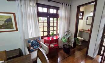 Imagem 7: Casa Exclusiva no Mercês 4 Quartos, Lareira e Quintal Espaçoso!