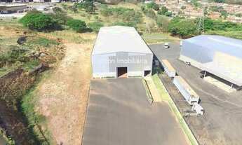 Imagem 2: Galpão com 1.500 m² em uma área de 9.200 m² no Industrial