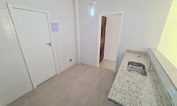 Imagem 7: Apartamento para venda tem 70 metros quadrados com 2 quartos em Laranjeiras - Rio de Janei