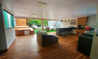 Imagem 2: Casa luxuosa para venda possui 160 metros quadrados com 3 quartos e suite