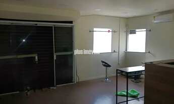 Imagem 4: Sobrado de esquina com duas entradas. Uso misto. Bem localizado