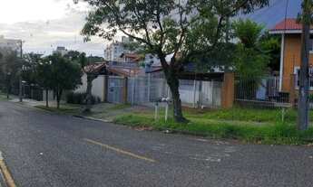 Imagem 2: Sobrado para aluguel possui 100 metros quadrados com 4 quartos em Cristo Rei - Curitiba