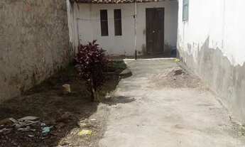 Imagem 1: Casa com terreno grande