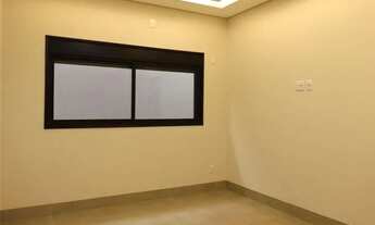 Imagem 2: Casa de condomínio térrea para venda possui 186 metros quadrados com 3 quartos