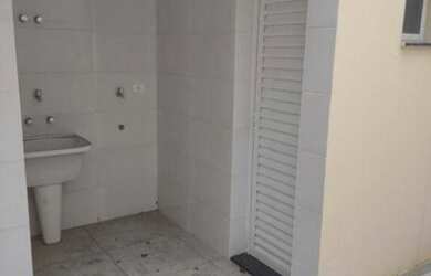 Imagem 7: Sobrado novo com 150 m² de terreno, são 3 suítes amplas, 4 vagas de garagem, corredor late