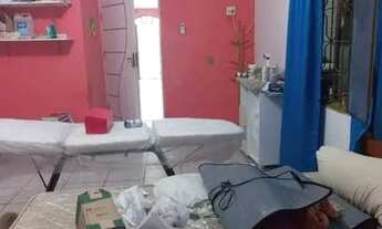 Imagem: Casa de dois andares sendo 2 apartamento