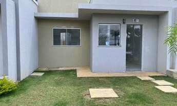 Imagem: Casa com 2/4, Sala, Cozinha, 2 banheiros