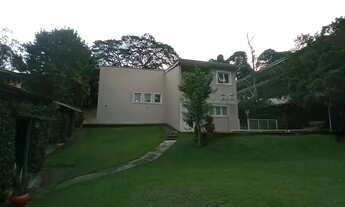 Imagem 2: Casa para aluguel possui 243 metros quadrados com 6 quartos em Vila Santo Antônio - Cotia