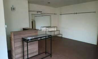 Imagem 3: Sobrado de esquina com duas entradas. Uso misto. Bem localizado