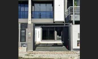 Imagem: Sobrado para venda tem 98 metros quadrados