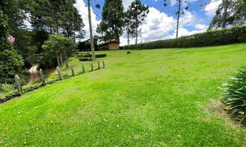 Imagem 4: Casa com terreno grande a venda em Campos do Jordão