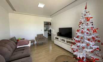 Imagem 3: Casa ampla, semimobiliada, com 3 dormitórios e pátio fechado