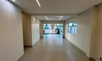 Imagem 7: Casa estilo sobrado em condomínio com 4 quartos sendo 2 suítes disponível para locação no