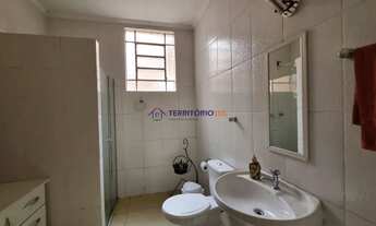 Imagem 5: Casa estilo sobrado para venda de 3 dormitórios com 2 vagas de garagem no bair