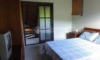 Imagem 4: Casas geminadas na Praia da Vigia com uma linda vista para o mar