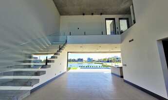 Imagem 7: Belíssimo sobrado na beira do lago