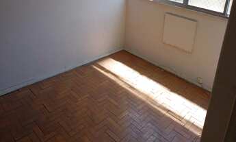 Imagem 2: Rua Lins Colado Rua Hermengarda - Sala 3 Quartos Frente - Oportunidade!