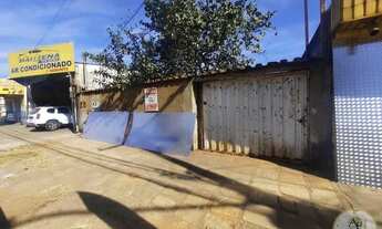 Imagem 2: Casa Comercial para Venda em Goiânia, SETOR AEROPORTO, 3 dormitórios, 1 banheiro, 4 vagas