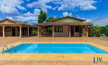 Imagem: Casa 4 Quartos, 6 Vagas, 250 m², Cond