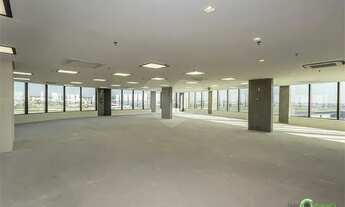Imagem: Prédio corporativo com 3.910m², AO LADO