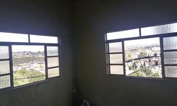 Imagem 4: Vende se uma casa de três andares