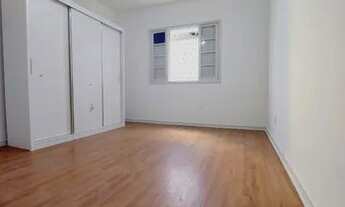 Imagem 2: Apartamento em excelente localização 3 quadras da praia no Embaré em Santos/SP