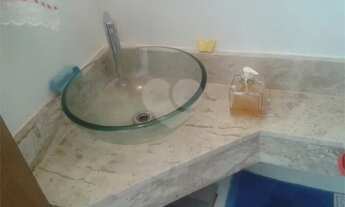 Imagem 4: Condomínio Fechado, com 2 suítes, mais outro quarto, 2 vagas e lazer, na Vila Irmãos Arnon