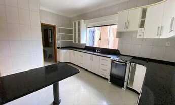 Imagem: Sobrado para venda tem 120 metros quadrados