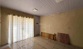 Imagem 3: CASA + SALA COMERCIAL À VENDA NO CONJ. HABITACIONAL SUMATRA I EM APUCARANA