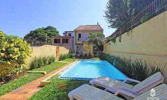 Imagem: Casa para Venda - 240m², 5 dormitórios