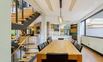 Imagem 3: MARAVILHOSA CASA ALTO PADRÃO COM 5 DORMITÓRIOS E 5 VAGAS NO CAMPO COMPRIDO!