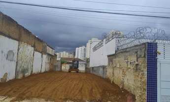 Imagem 2: Terreno no centro ao lado do bizord