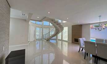 Imagem 4: ROYAL TENNIS - Sobrado para Locação com 4 Quartos (4 Suítes), Área Gourmet, 8 Vagas de Gar