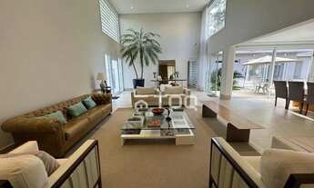 Imagem 3: Tambore 1 - Casa totalmente térrea com muito jardim, e uma casa encatadora, com 4 amplas s