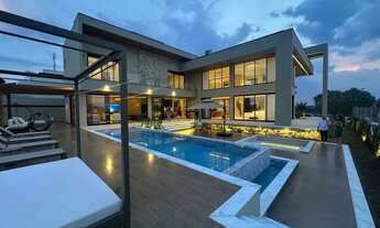 Imagem: Casa de alto padrão à venda no Condomínio