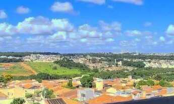 Imagem 2: Apartamento de 55 m² com Sala Ampla e Vaga no Residencial Don Diego