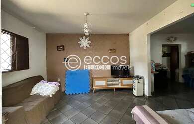 Imagem 2: Casa à venda, 3 quartos, 1 suíte, 3 vagas, Jaraguá - Uberlândia/MG