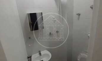 Imagem 5: Apartamento para venda com sacada e vaga de garagem no Guarujá/SP