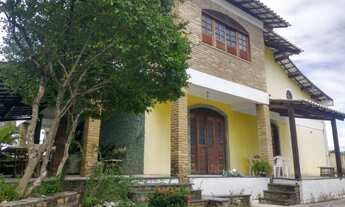 Imagem 2: Casa a Venda em local central em Vilas do Atlântico. Rua com guarita de segurança e próxim