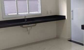 Imagem 3: Sobrado com piscina a venda com tem 180 metros quadrados, com 3 suítes,espaço gourmet