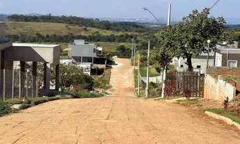 Imagem 3: Sitio em condomínio fechado com casa de 03 quartos preço oportunidade