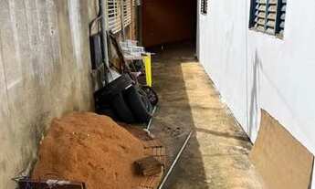 Imagem 6: Casa de esquina com salão comercial, ótima localização pra morar e pra comércio