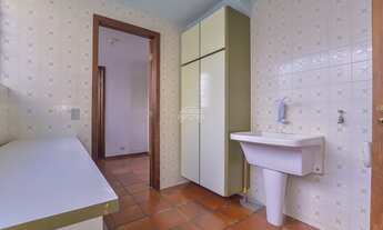 Imagem 7: Casa para venda possui 291 metros quadrados com 4 quartos em Jardim Social - Curitiba - PR