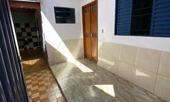 Imagem 2: ALUGA-SE CASA 2QT SETOR CASTELO BRANCO