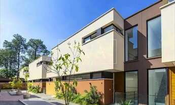 Imagem 2: Casa em Condomínio recém-entregue, com quintal e piscina privativa localizada lado do Parq