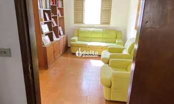 Imagem 2: Casa residencial de 3 quartos sendo 1 suíte disponível no bairro Tubalina em Uberlândia