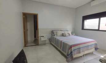 Imagem 7: Casa 3 Quartos, 2 suítes, Armários, Piscina, Churrasqueira, 4 Vagas Casa de Rua com 3 Quar