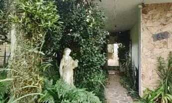 Imagem 6: Casa em Porto Alegre, no bairro Jardim Isabel, com 5 dormitório(s), e 5 banheiro