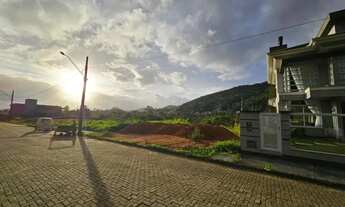 Imagem: Terreno de 450 m² à venda em Condomínio