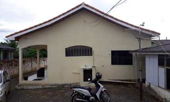 Imagem 5: Casa com 3 quartos, sala, cozinha e área + edícula com 1 quarto, banheiro e garagem